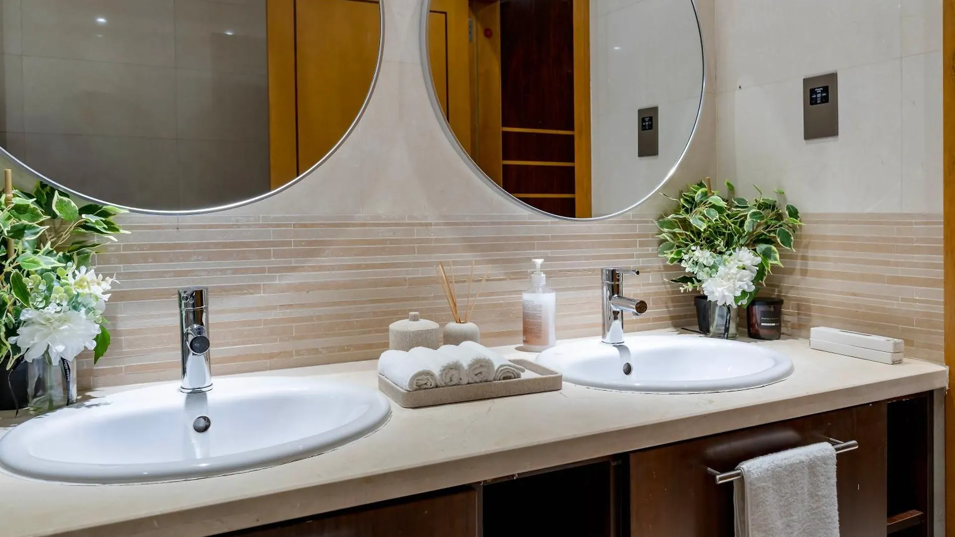 Usmans Brand New Duplex Apartment 5 Bedrooms Dubai Marina Trident Bayside 4 Rooms With 4 En-Suite Washrooms