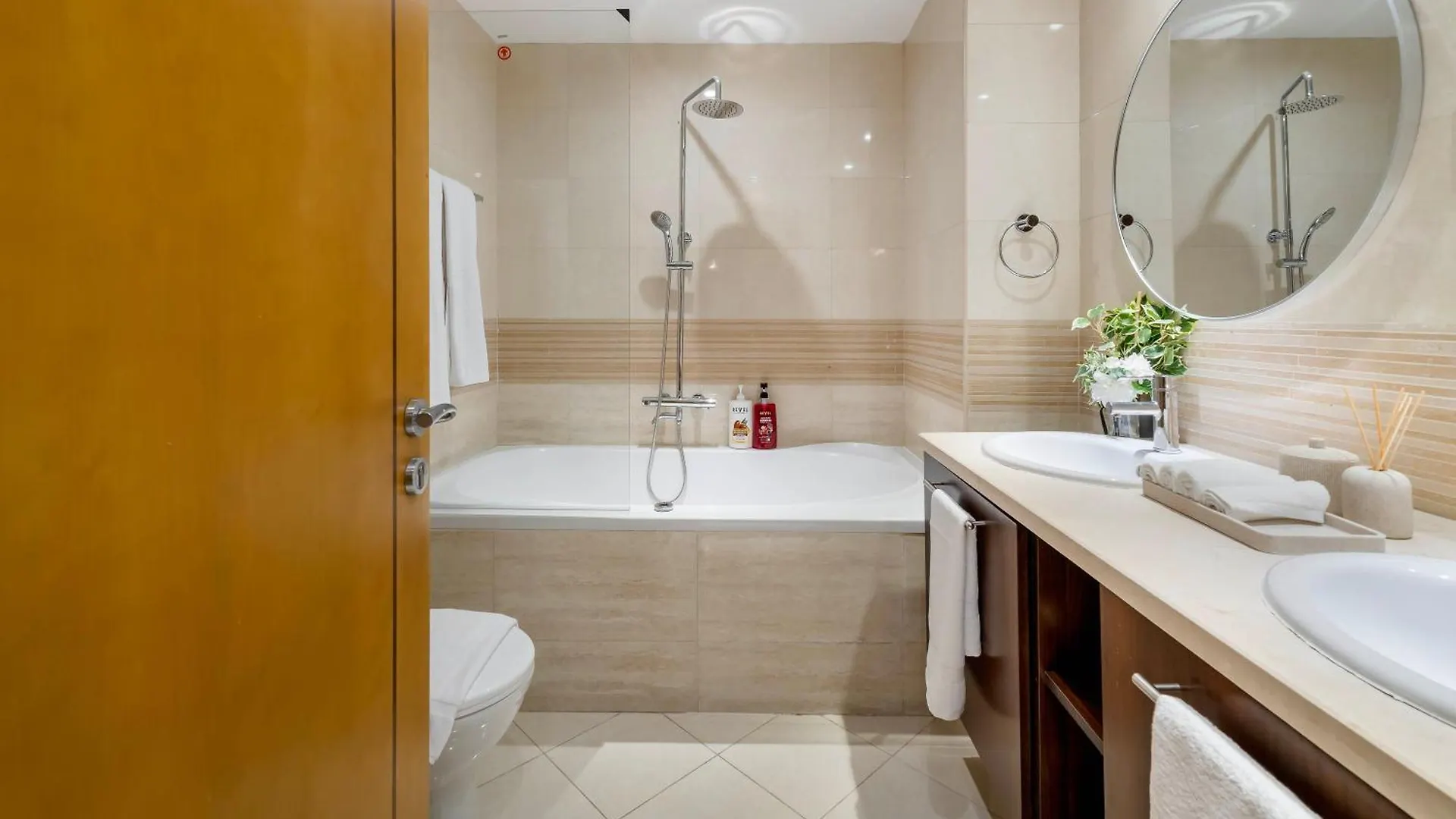 Usmans Brand New Duplex Apartment 5 Bedrooms Dubai Marina Trident Bayside 4 Rooms With 4 En-Suite Washrooms